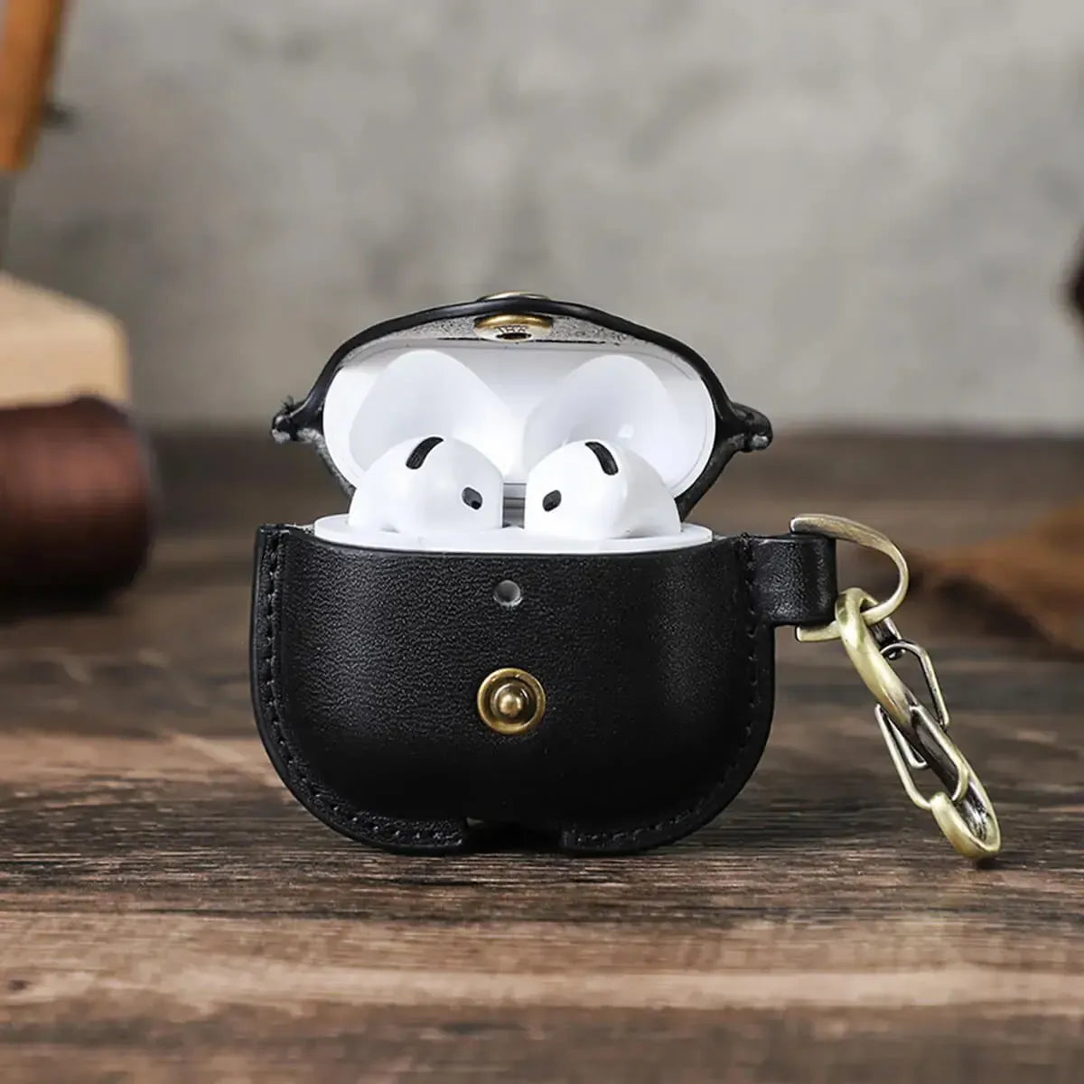 BENUTZERDEFINIERTES COVER FÜR AIRPODS (4. GENERATION)
